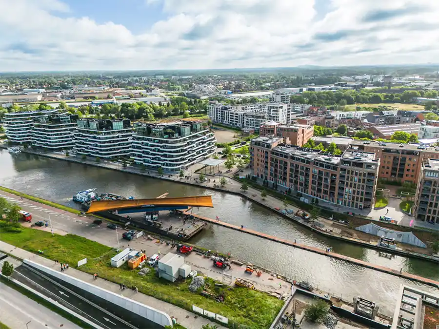 nieuwe belevingsbrug over de Hasseltse kanaalkom