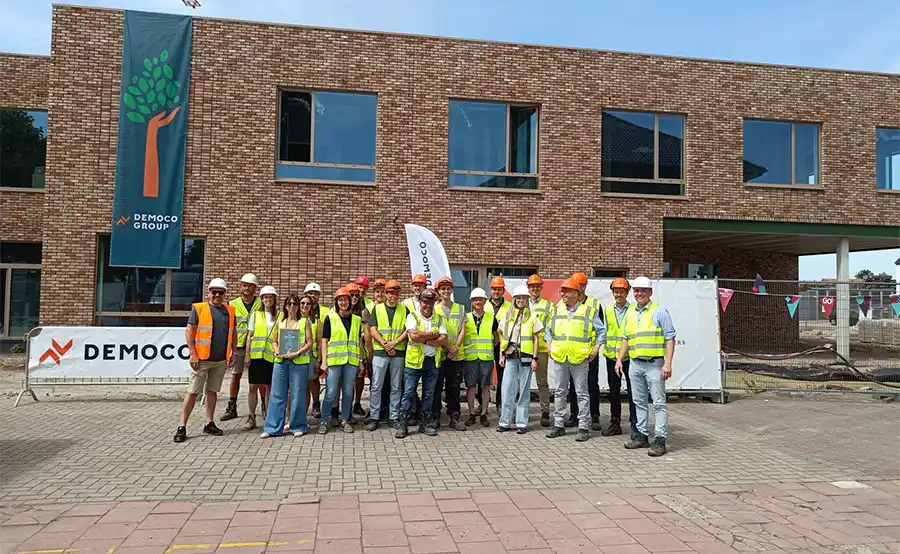 Nieuwe basisschool FLX bereikt hoogste punt