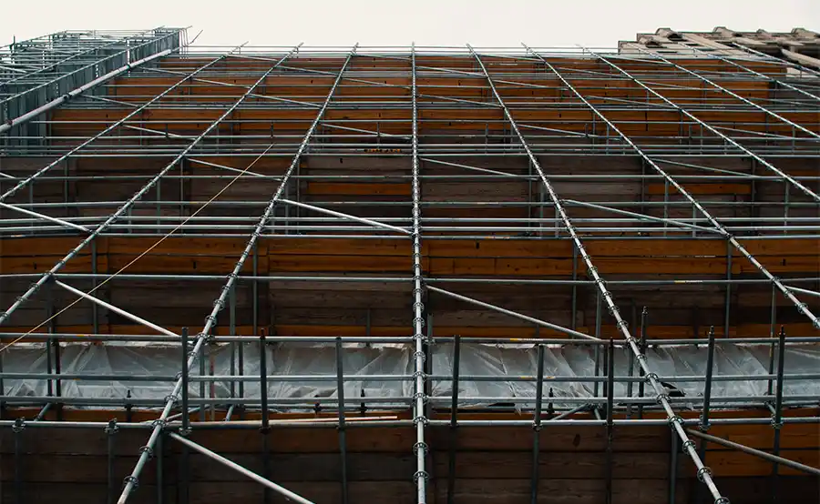 Renoveren op hoogte: waarom vakmensen steeds vaker een compact werkplatform inzetten