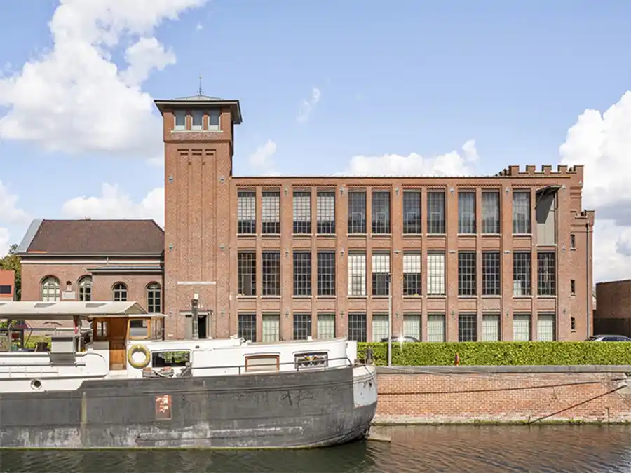 Het nieuwe kantoor aan de Spinnerijkaai te Kortrijk - MAF architecten