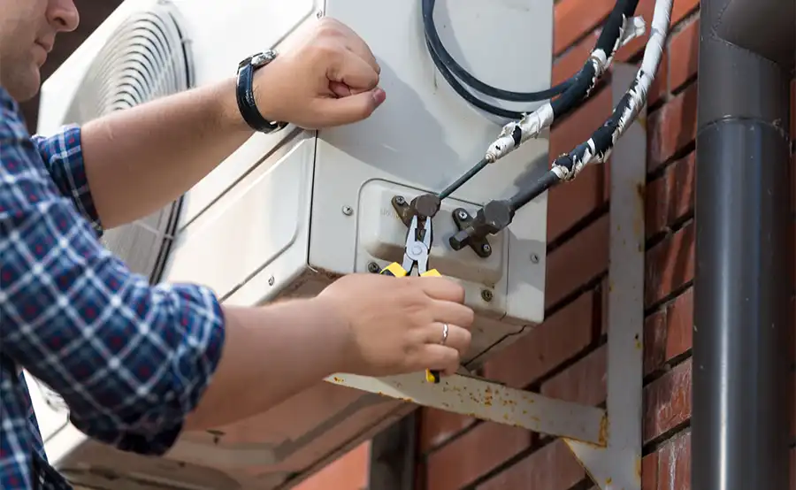 Bouwunie nuanceert controles bij installateurs van warmtepompen en zonnepanelen