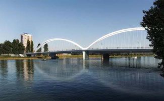 Burgemeesters Straatsburg en Kehl openen Belgische brug