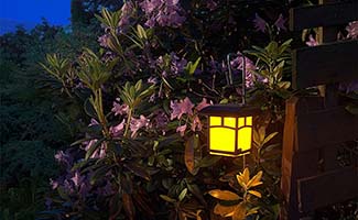 Verlicht-je-tuin-Creeer-een-betoverende-winterse-sfeer