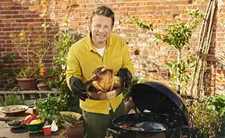 Jamie oliver maakt het land barbecueklaar met vier spetterende nieuwe recepten