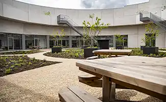 Een warm, nieuw Nest voor TVH Equipment in Waregem