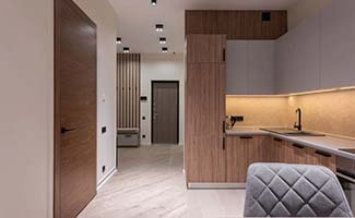 /De-voordelen-van-laminaatvloeren-in-een-druk-gezinshuis/