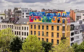 Streetart project als statement om woningnood in steden op te lossen
