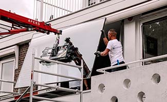 /Geld-besparen-door-glas-te-vervangen-slimme-keuzes-voor-woning-en-kantoor/