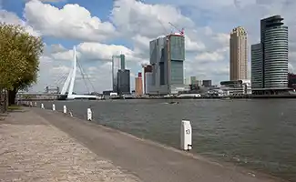 Rotterdam verkennen? Huur een busje voor jouw avontuur