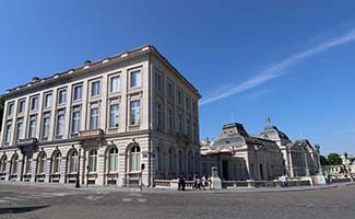 /Renovatie-van-gevels-Koninklijk-Paleis-Brussel-na-twee-jaar-afgerond/