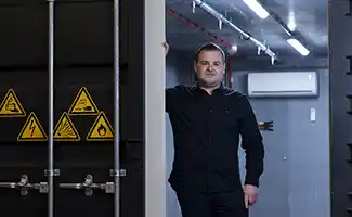 Dura Vermeer kiest voor veilige lithiumopslag met slimme containers op de werf
