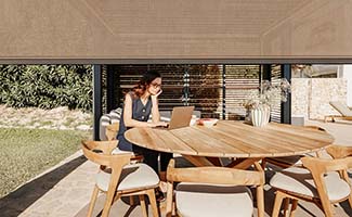 /Je-Camargue-terrasoverkapping-als-inspirerende-thuiskantoor/