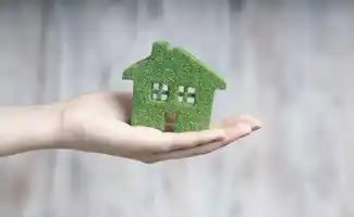 Kosten remmen verduurzaming van woningen in Nederland