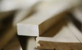Plinten als afwerking van interieur