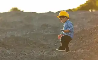 Bouwgrond schenken aan je kind: hoe bescherm je het cadeau?