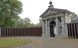 Eerste fase restauratie poortmuur Roosendael afgerond in Sint-Katelijne-Waver