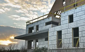 Geventileerde gevels isoleren met Powerwall