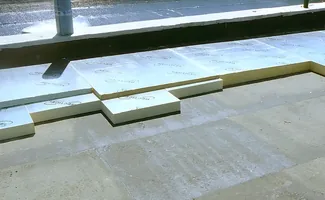 Energiezuinig en duurzaam plat dak met Eurothane Silver isolatie