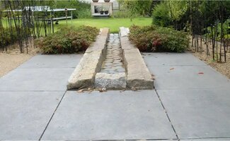 /Welke-tegels-kies-je-voor-je-terras-Tips-voor-een-tuin-met-weinig-onderhoud/