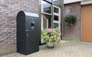 /Steeds-meer-huiseigenaren-kiezen-voor-een-slimme-oplossing-tegen-pakketdiefstal/