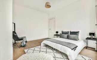 /Hoe-je-slaapkamer-echt-voelt-als-een-rustgevende-plek/