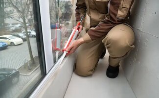 /Strakke-naden-en-duurzame-afwerking-zo-kies-je-de-juiste-kit-in-huis/