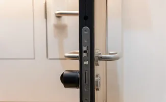 Veilig en comfortabel wonen: zo kies je slimme slot oplossingen voor je huis