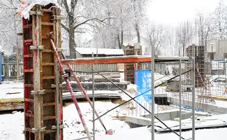 Winterweer zorgt tijdelijk voor stilstand op buitenwerven