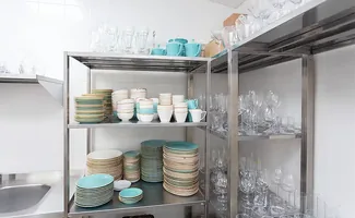 De voordelen van horeca stellingen voor professionele keukens