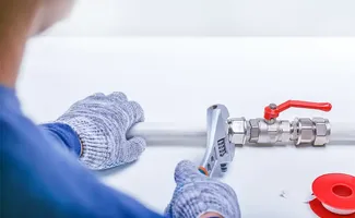 Zelf waterleidingen aanleggen tijdens een verbouwing: praktische tips voor een lekvrij resultaat