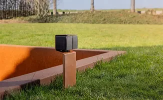 Niko brengt tuinpaal in cortenstaal naar buitenruimte