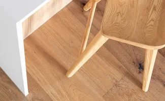 Vloerglijders kiezen: vilt bij schuiven, kunststof bij zand