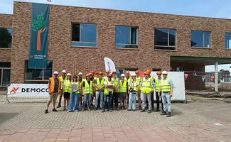 Nieuwe basisschool FLX bereikt hoogste punt