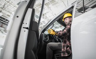 /Een-bedrijfsauto-financieren-Reken-eerst-uit-wat-bij-je-bedrijf-past/
