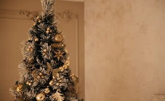 /Een-kunstkerstboom-kiezen-brandveilig-en-jarenlang-mooi/
