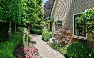 Meer groen rondom je woning: zo creëer je een natuurlijke buitenruimte
