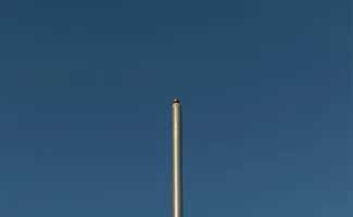 Een vlaggenmast in de tuin plaatsen: waar let je op?