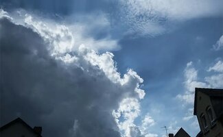 /Bouwunie-waarschuwt-voor-storm-beveilig-werf-en-woning/